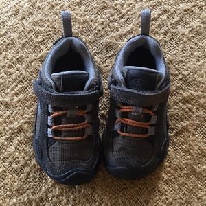 Keen 9T Hiking Shoes